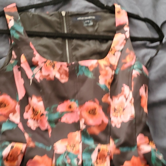 Dress - Picture 4 of 5